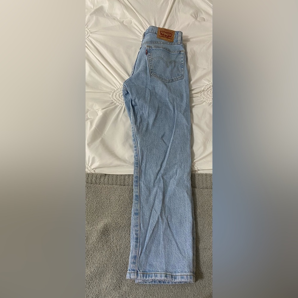 Women's Levi's 501 cropped jeans, size 26, button fly